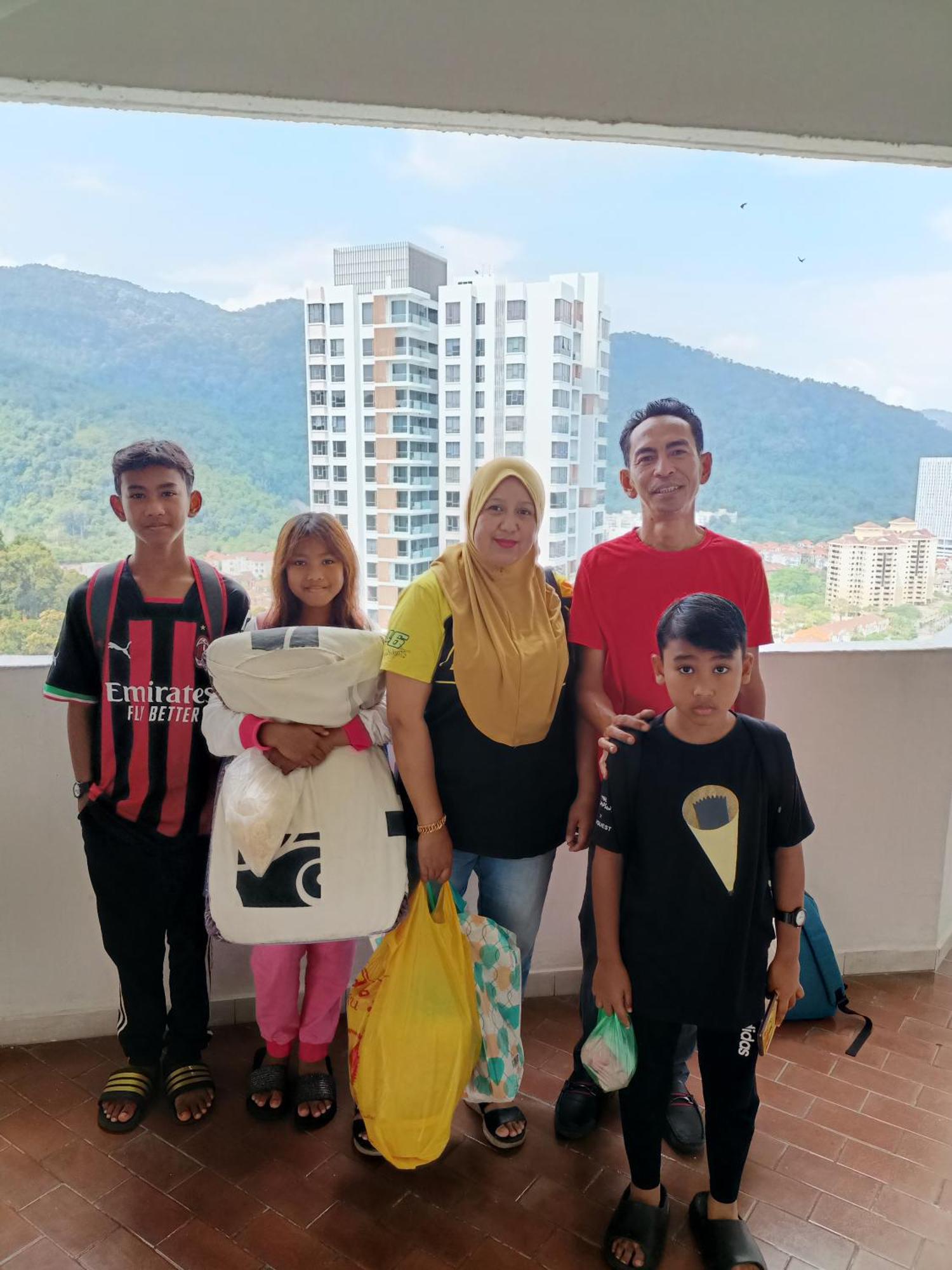 Cheap & Good At Sri Sayang Apartment Batu Ferringhi